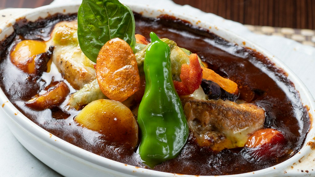 自家菜園で育てた野菜がたっぷり入った『ハンバーグチーズ焼き』