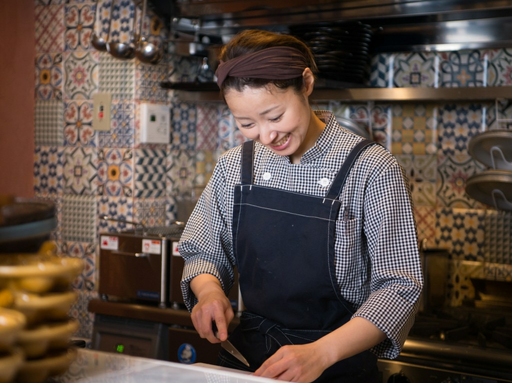 笑顔は雰囲気だけでなくお客さまとの距離も近づく