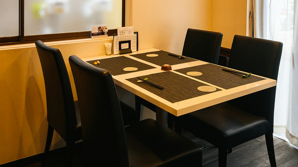 二人で肩肘張らずに、北陸と旬の幸が堪能できる日本料理店