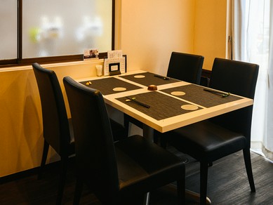 二人で肩肘張らずに、北陸と旬の幸が堪能できる日本料理店