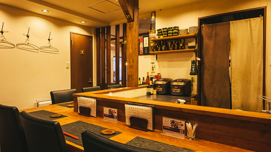 一人で季節の美味に憩いたい時に向く、格別の料理と癒し空間