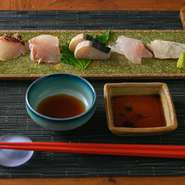 ハイクオリティの日本料理をくつろげる雰囲気で提供している料理人。神保町での接待・会食に高い評価を得ています。コース料理は、幅広い価格設定で提供。利用シーンに応じて、柔軟に楽しむことができます。