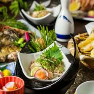 水炊き鍋をお得な価格で味わえるお得な飲み放題付コースとなっております。浜松町・大門エリアでの飲み会や宴会、女子会など各種ご宴会におすすめです♪