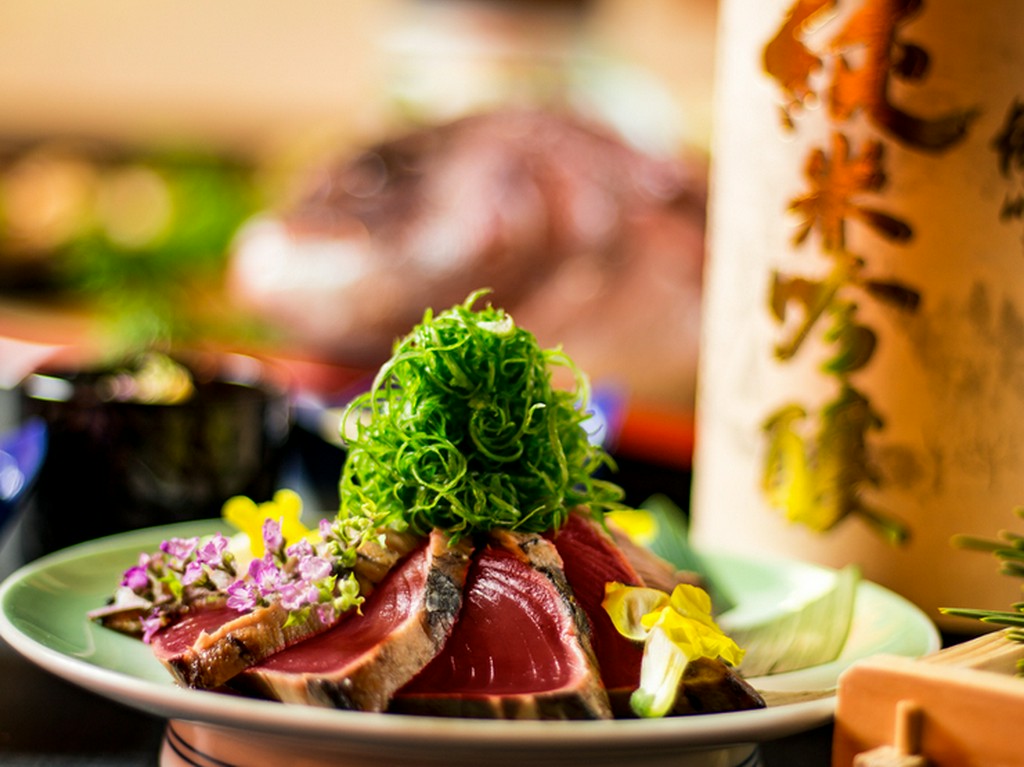 風味豊かな季節のご馳走『枕崎産　ぶえん鰹のタタキ』