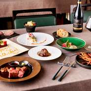 近江牛は滋賀県の専門業者からの直接仕入れ。海鮮も、毎日その日に使う分を業者から購入しているので新鮮そのもの。スーパーではなかなか見られないような珍しい魚も仕入れています。