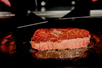 【期間限定特別価格】日本三大和牛のA5近江牛ロースステーキが味わえるコース　全8品