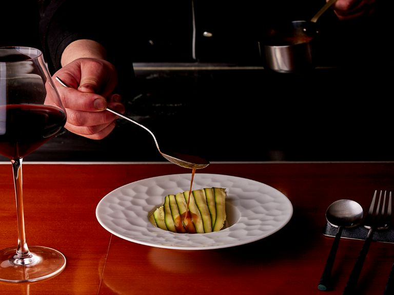 お客様の希望に応じて食べたいものをお出しする