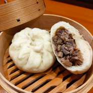 【要予約】近江牛をたっぷり使用した贅沢な肉まん！生地は湯種を使い2日かけて作るので、モッチリとした仕上がりです。
