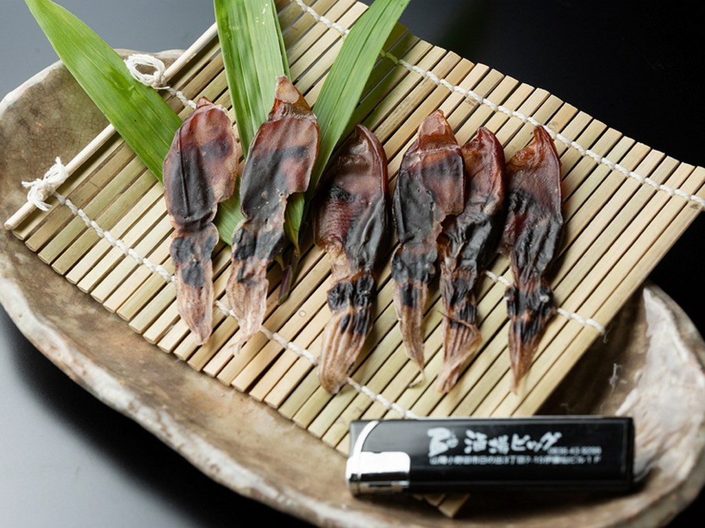 炙った香りがたまらない『ほたるいかの素干し大人の火遊び』