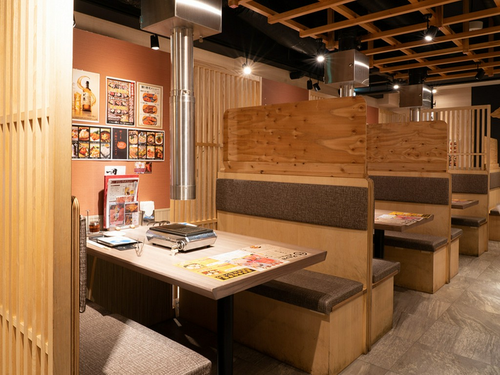 家族が揃う普段の食事にも活躍してくれる一軒