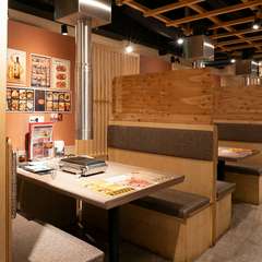 家族が揃う普段の食事にも活躍してくれる一軒