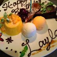 銀座駅からも近く隠れ家的な場所にある、落ち着いた店内でお祝いを・・・デザートプレートご用意可能です。お気軽にお問い合わせください。