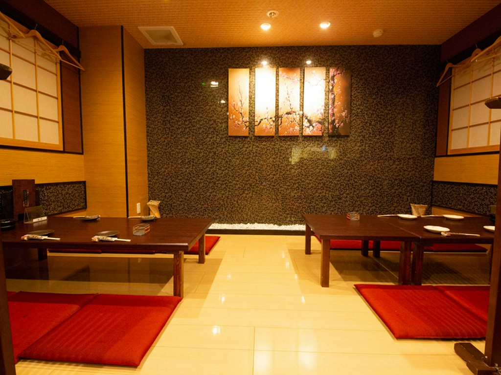 最大60名までの宴会ができる、広々とした座敷スペース