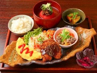 話題のランチ【お味噌汁屋さん　杏】