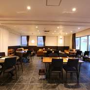 おいしい料理に加え、駅からのアクセスも抜群な【TARU】は、パーティーや同窓会などの利用にも最適。30名以上で貸切りが可能です。オリジナルの演出に欠かせない、プロジェクター・マイクも無料でレンタルできます。