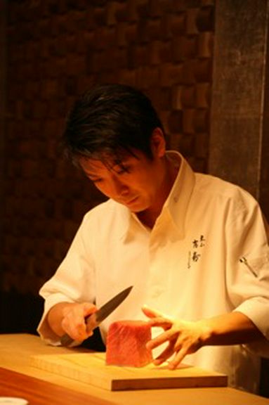 お一人様も楽しくカウンターで