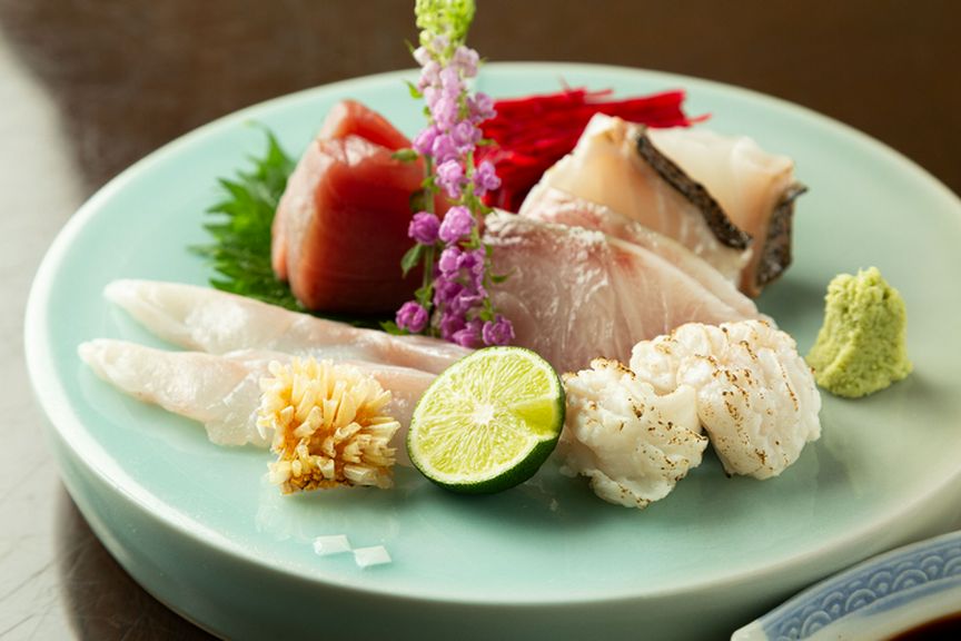 寝かせて旨味を引き出した『熟成刺身』癖になります