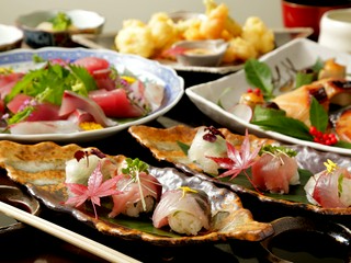 港から直送！旬の海鮮料理を堪能