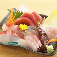 それぞれの地魚が持つ本来の味を『産地直送鮮魚のお造り』