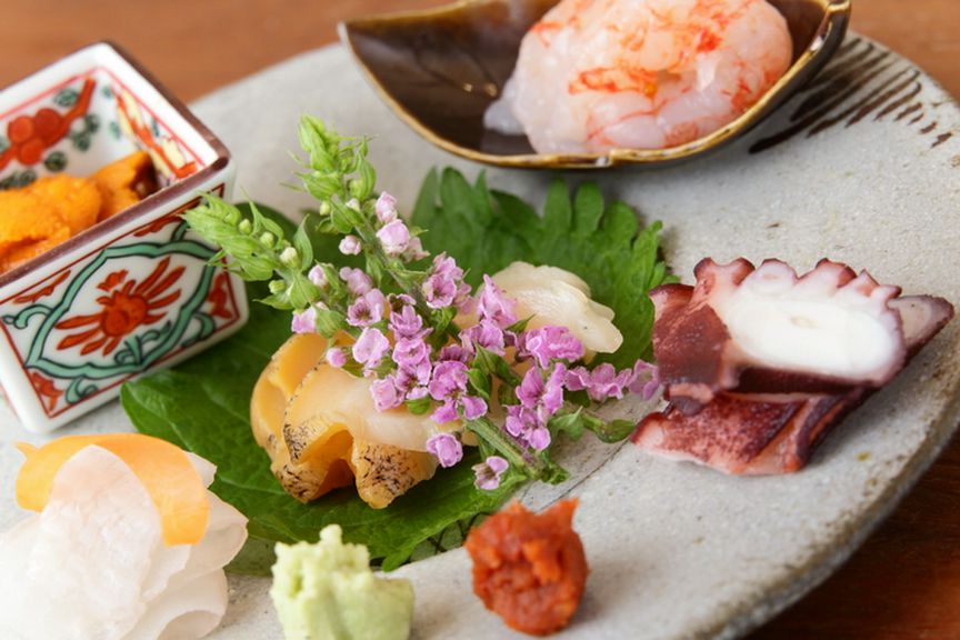 食通のゲストに喜ばれる、厳選食材をふんだんに使ったコース