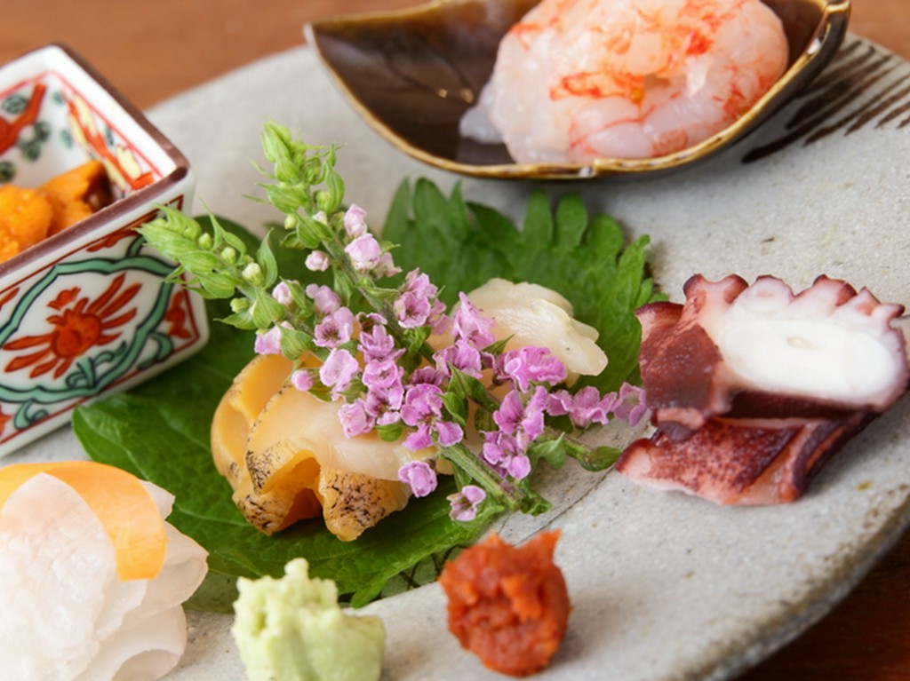 食通のゲストに喜ばれる、厳選食材をふんだんに使ったコース