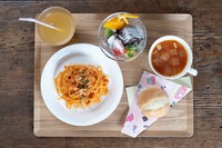 小学生未満のお子様が対象となります。
パスター／スープ／パン／デザート／ドリンク
スープやデザートは日により、内容が変わります。