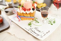 （2～3名様分）
お好きなメッセージをお入れします。花火、ろうそく付き。
厚切りパン/アイス3種/ナッツ/キャラメル
※内容はその時々で変更になります。