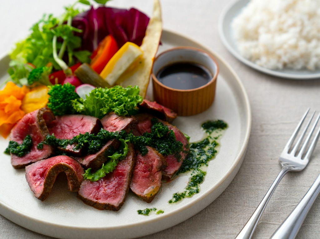牛ロースステーキ200ｇサラダプレート　ライス付き
