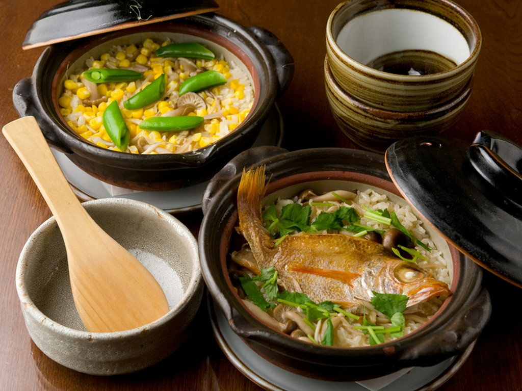 能登産コシヒカリを土鍋で炊きあげます