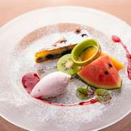 上質なブルーベリーで有名な奈良県大宇陀のブルーベリーを使用したタルト。口の中いっぱいに、甘酸っぱい美味しさが広がります。