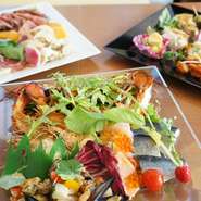 今年も大好評、おせちの募集を開始いたします。限定50食、売り切れ次第終了です。詳細はお電話にてお問い合わせください。ぜひお早めにお申込みください。