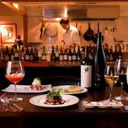 厳選素材にこだわった料理は盛り付けも美しく、女性の心を虜に。店内の落ち着いた雰囲気も心地よく、優雅な時間を満喫したい大人の女性にぴったりです。美味しいワインを飲みながら、おしゃべりにも花が咲きそう。