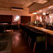 店内は10名から貸切できるので、会社の懇親会や同窓会、各種パーティーなどに最適。着席なら22名、立食なら30名まで対応可能です。まずは事前に希望や予算を伝えて相談を。