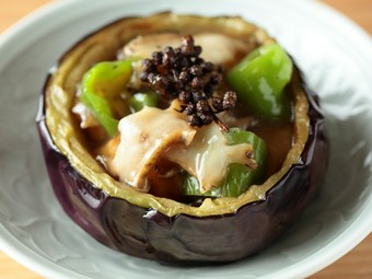 季節の逸品食材で彩る前菜も楽しみ『上賀茂茄子と鮑の旨煮』