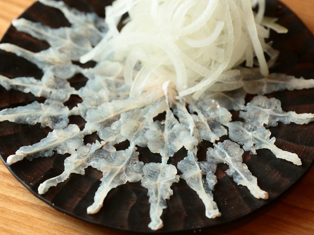 鱧しゃぶ（鱧コースの一品）