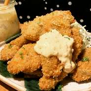 季節の食材をフライで！　南部小麦と天然酵母で作られた無添加のパン粉でカリカリ食感に。タルタルソースは岩手の卵から作った自家製。フライの美味しさを引き立てます。超おすすめ！