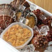 地元・岩手の豊富な恵みを多くの人にお届けしたいので、付き合いのある仕入れ先より旬のものを直送してもらっています。素材そのものの味を楽しんでいただくため、無添加にこだわり。岩手の食材をご堪能ください。
