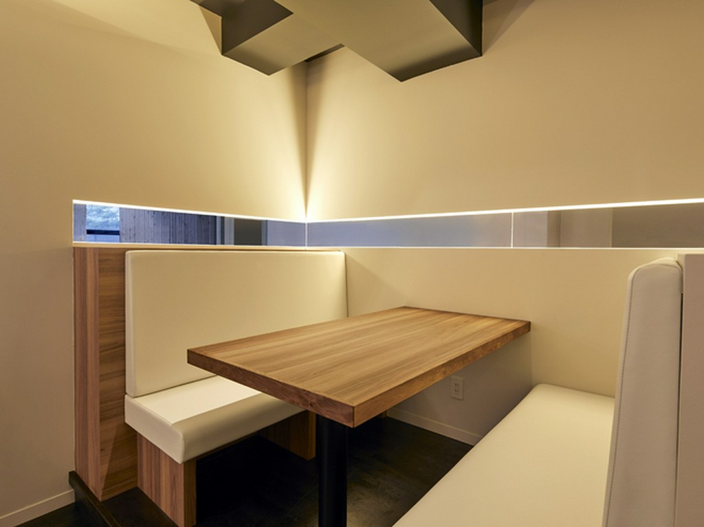 「シンプル」をコンセプトにデザインされた、落ち着きのある空間