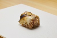 炭の香ばしさが際立つ〆のお楽しみ『焼き鯖の小袖巻き』