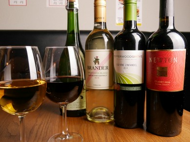 上質なカメ出し紹興酒と厳選ワインで、中華料理を味わう