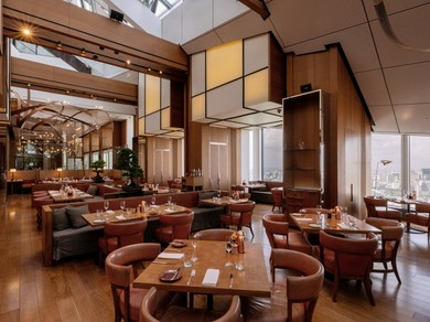 高層階にあるホテルレストラン