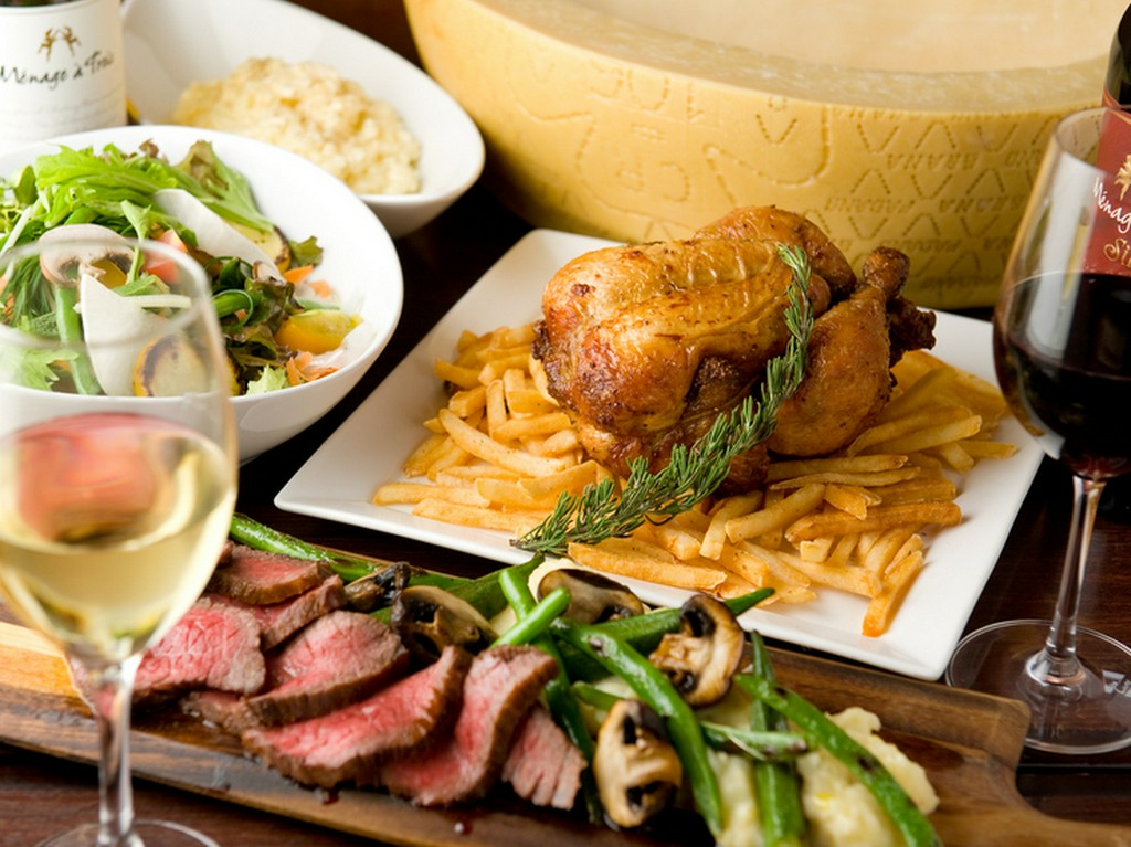 ディナーや週末の食事に、ファミリーで美味しい料理を楽しんで