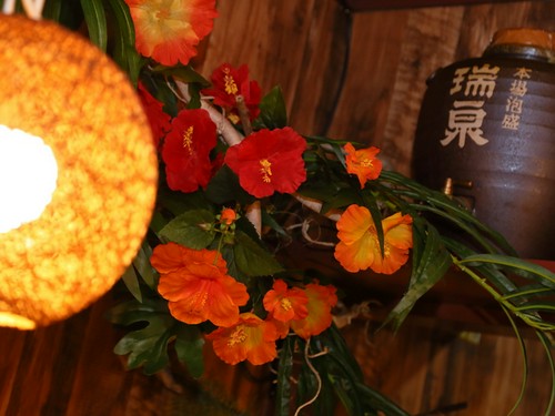 細部にまでこだわった、沖縄を彷彿とさせる内装