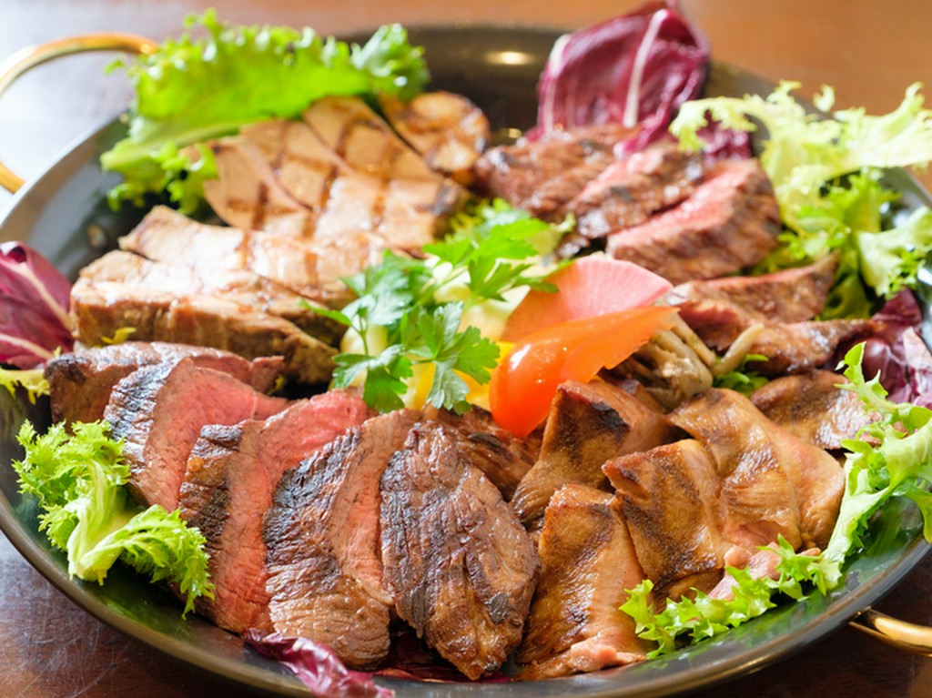 お店の肉料理を贅沢に満喫『artigiano盛り』