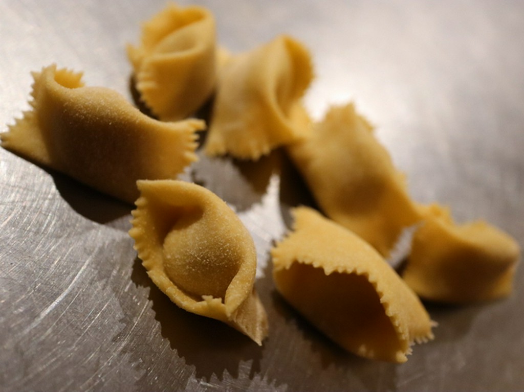 アニョロッティ　ダル　プリン