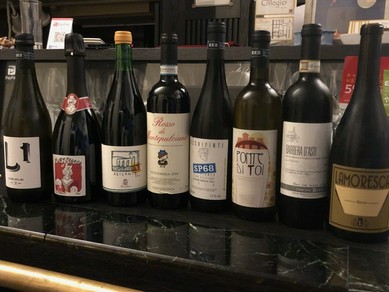 常時300本以上のワインがありますのワインがあります