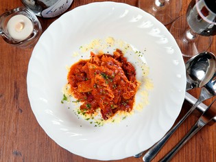 苦労して探し求めた新鮮な牛のハチノスを使う『トリッパ』				