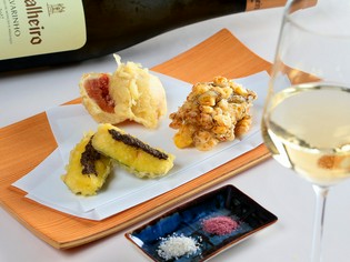 ワインの愉しみを無限に広げる『変わり種天ぷら』の季節食材
