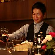 ワイン×天ぷら・季節料理で、新しい食の愉しみをご提供。また、店で過ごす時間を通して、気持ちが和んだり、明日の元気につながる＋αを届けたいと思っています。ワインや料理のセレクトのご相談もお気軽にどうぞ！