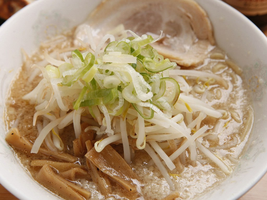 ぷりぷりした背脂の食感が堪らない『醤油らーめん』